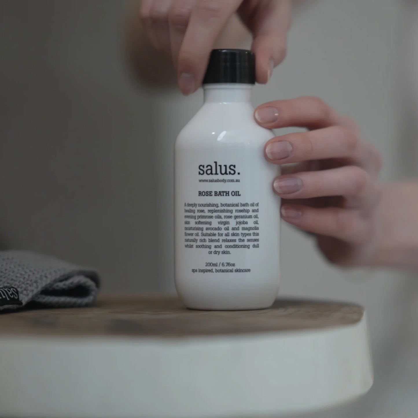 SALUS : Rose Bath Oil - 200ml