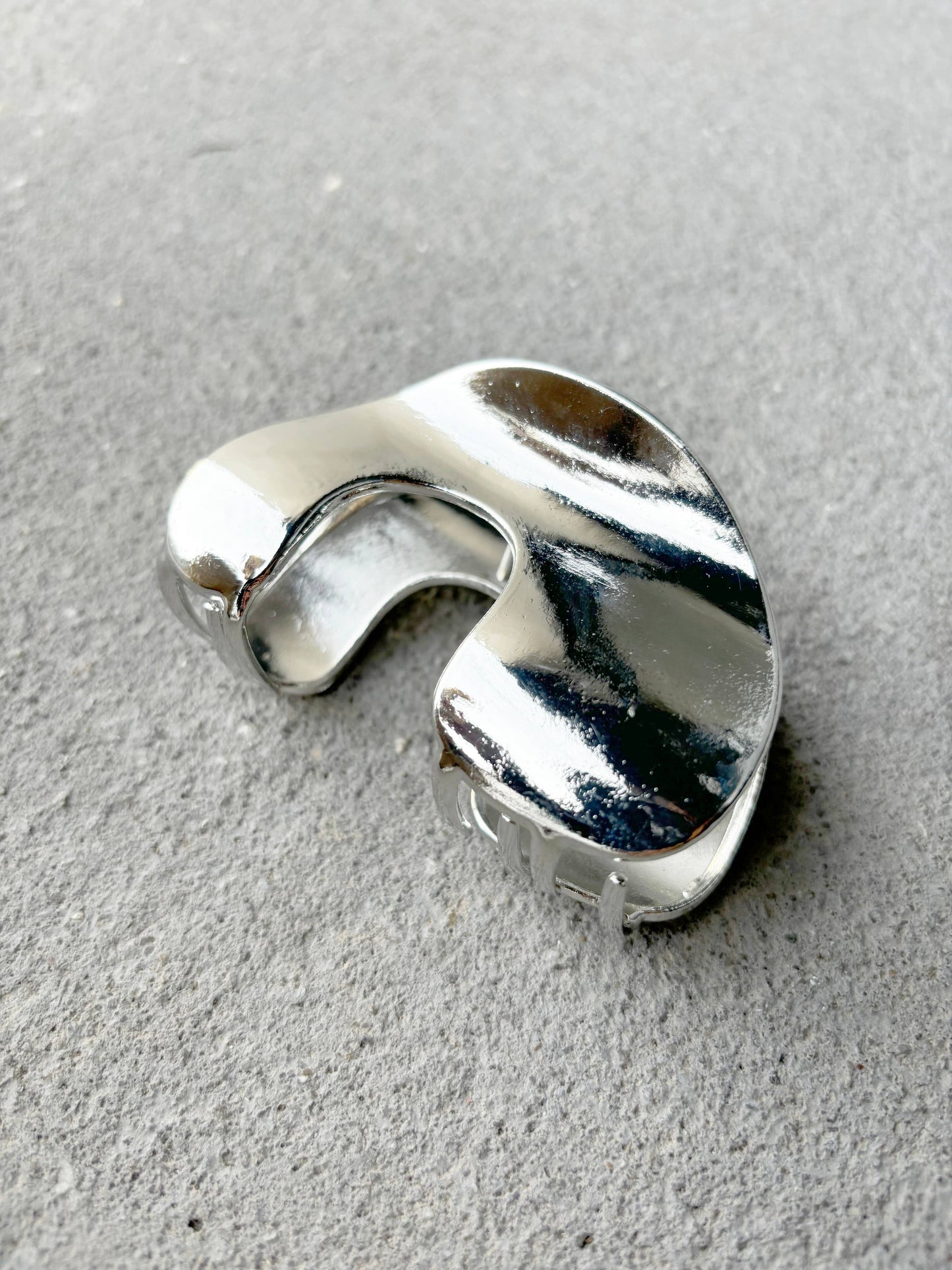 ANGELS WHISPER : Colette Metal Hair Claw Clips - Silver