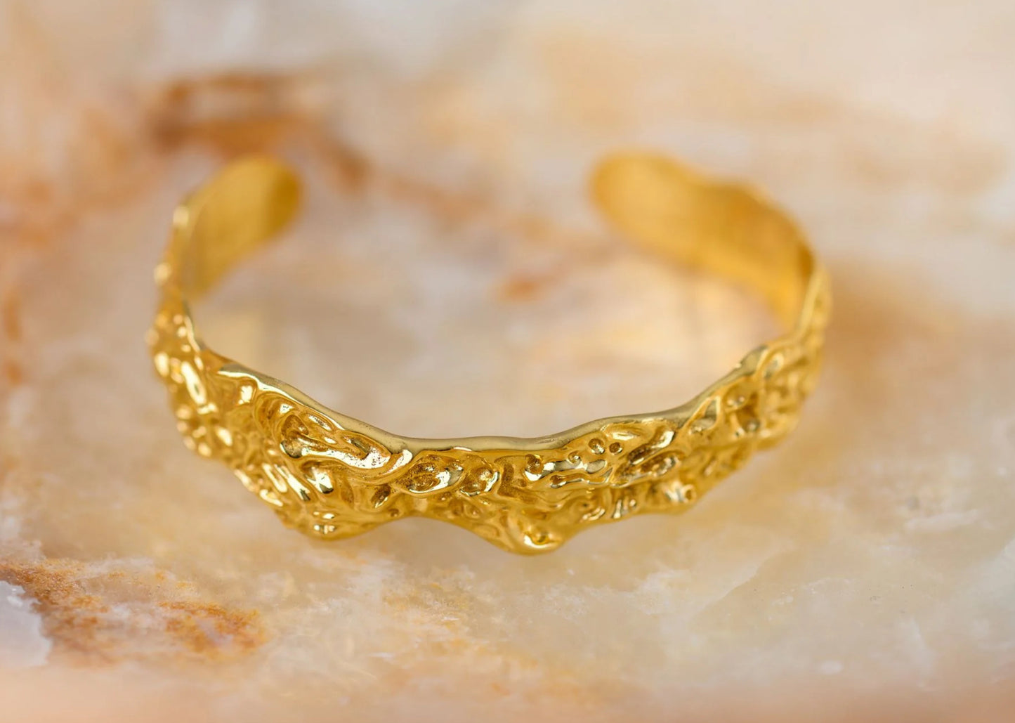 INDIGO & WOLFE : Solara Gold Cuff