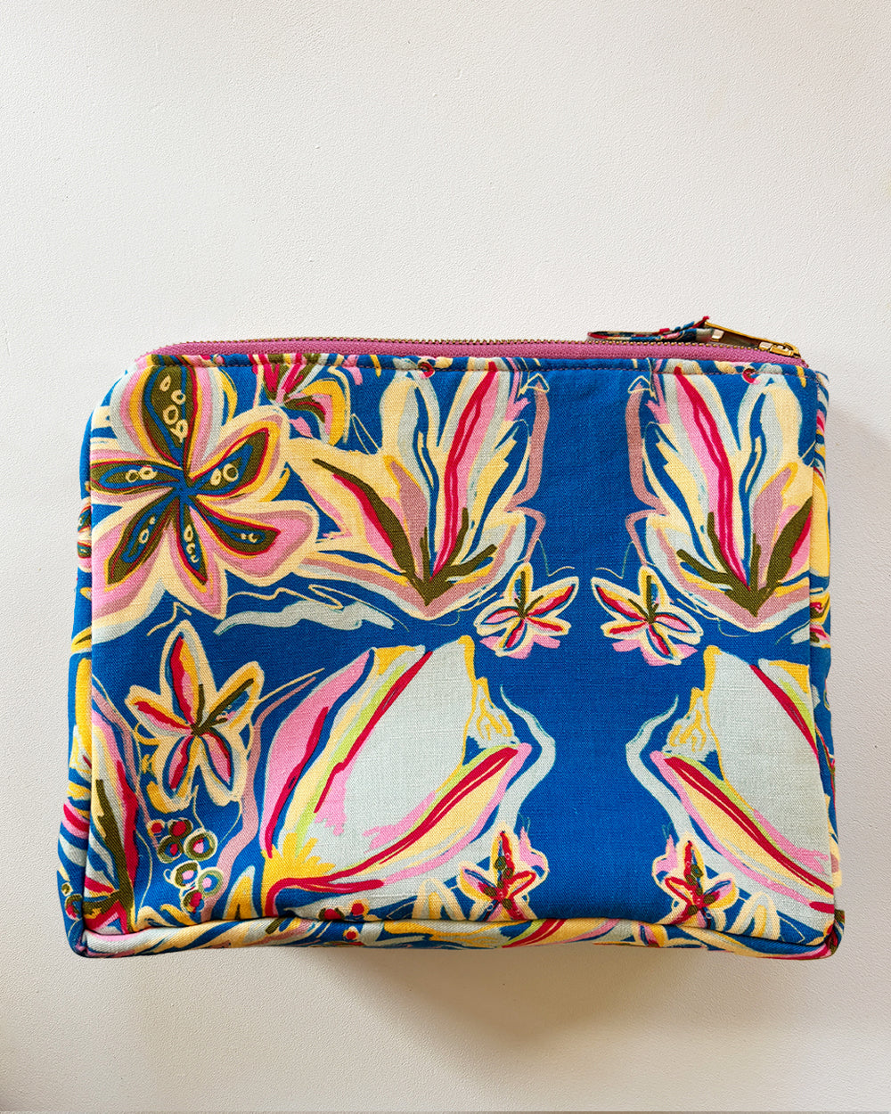 LOCO LIVING : Bloom Quilted - Body Bag