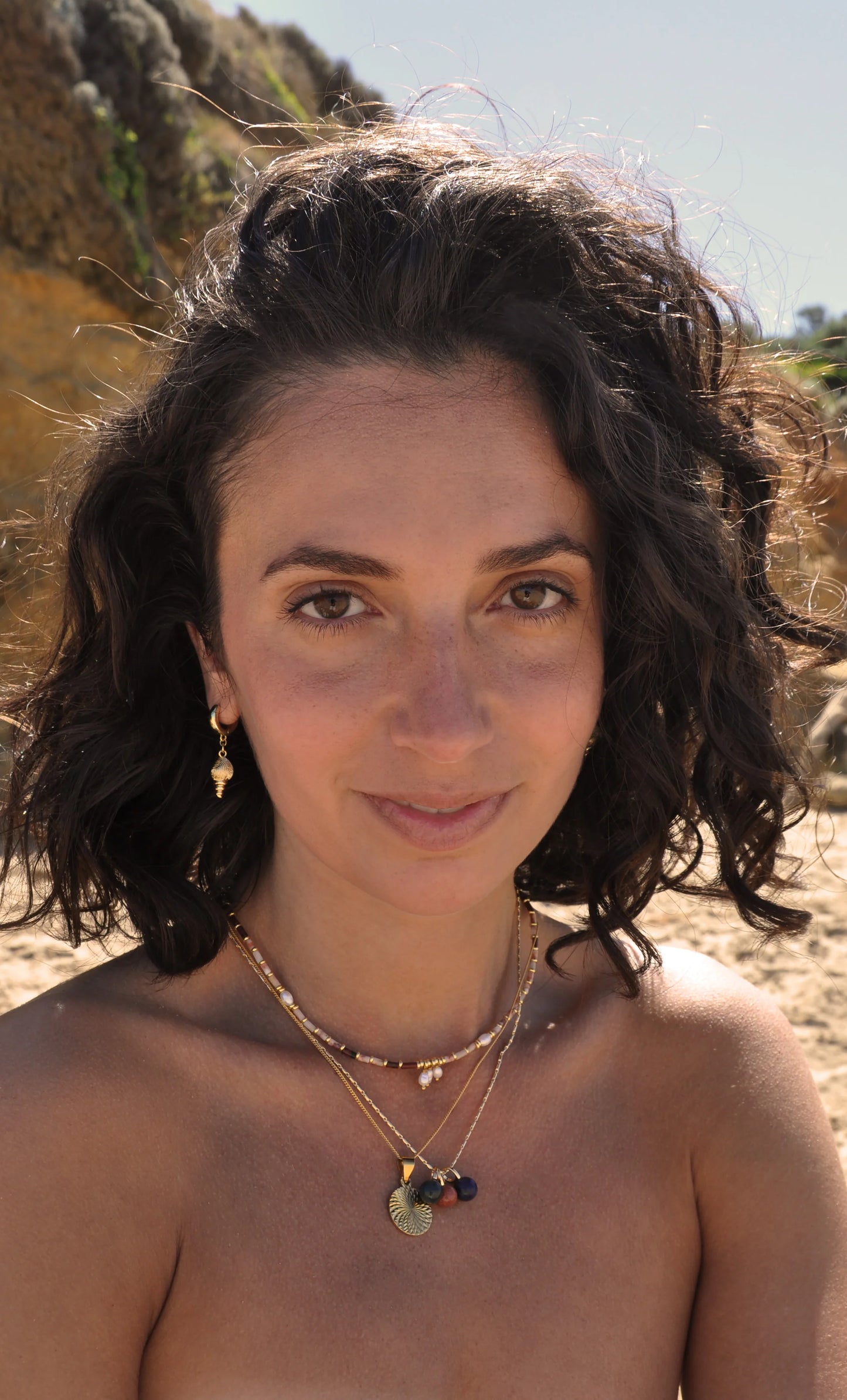 TUNIK : Spiral Shell Huggie Earring - Earrings