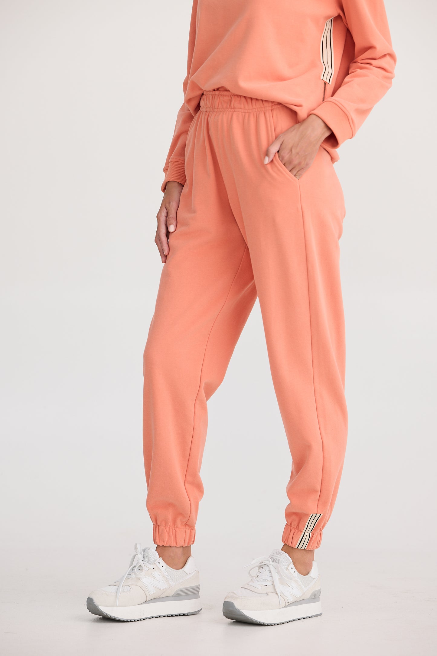HOMELOVE : Goodwood Walk Up Spice - Track Pants