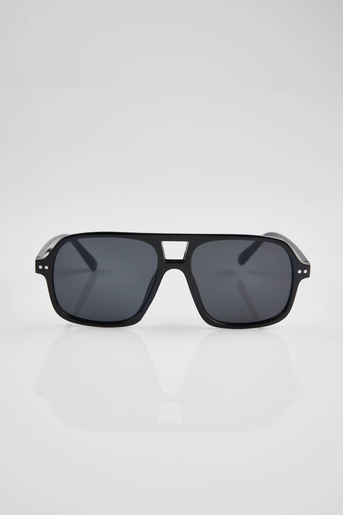 THE SHANTY CORPORATION : Frida Sunglasses - Black