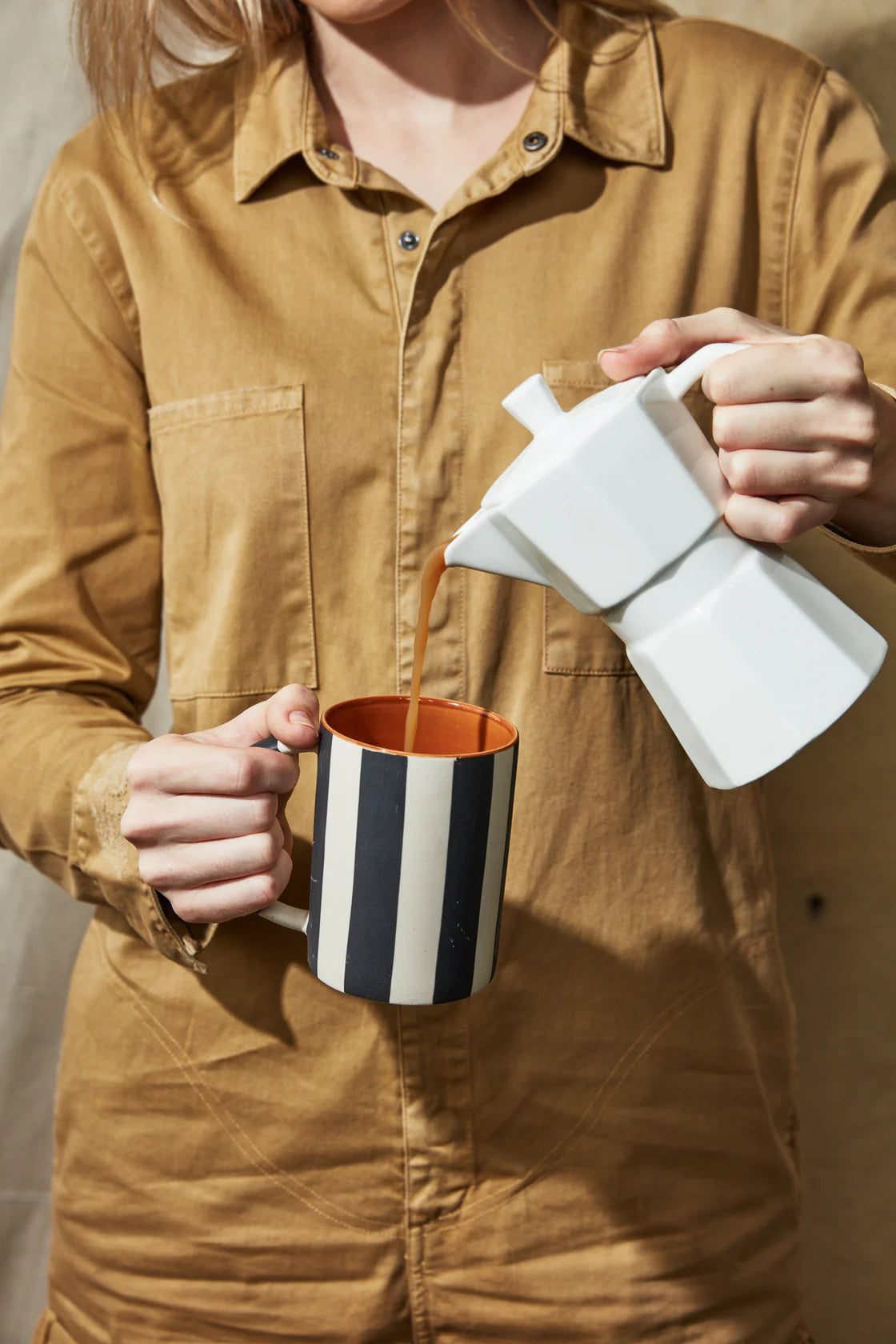 JONES & CO : Happy Stripe Black Mug