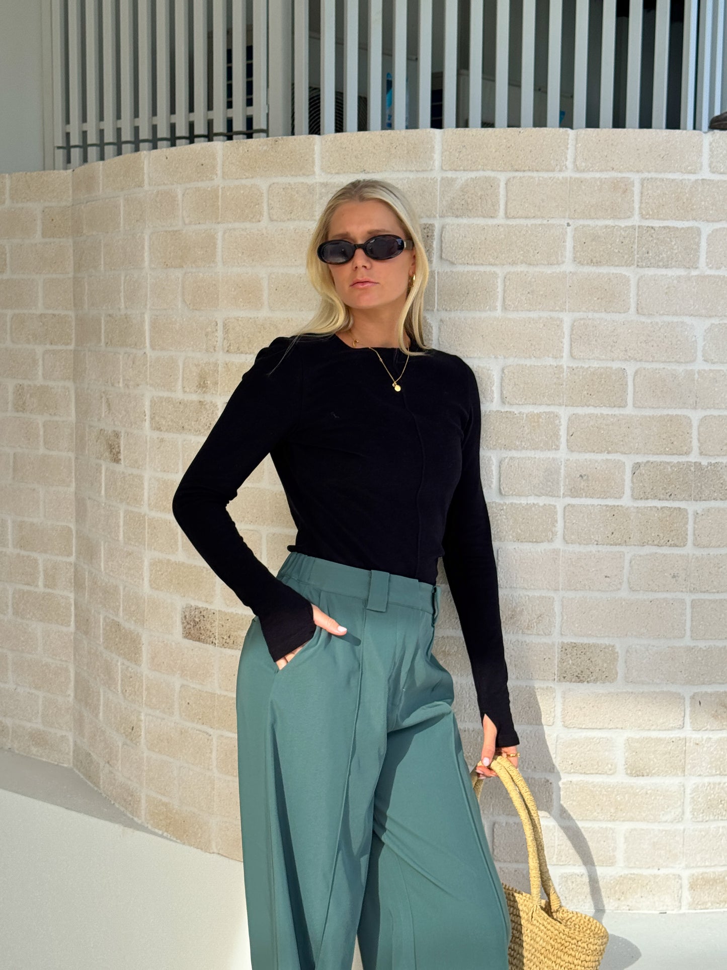 CARTEL & WILLOW : Black - Aspyn Top