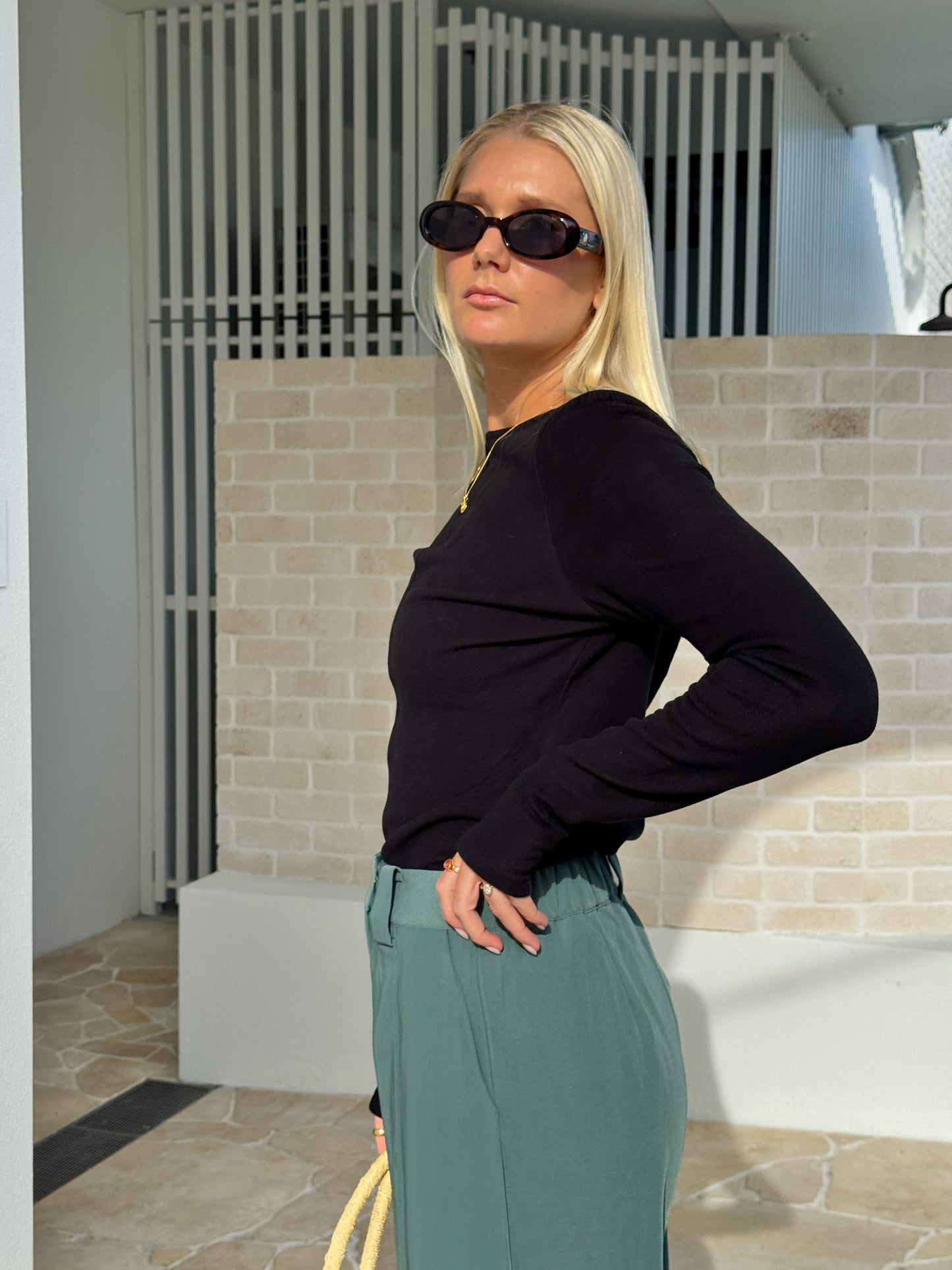 CARTEL & WILLOW : Black - Aspyn Top