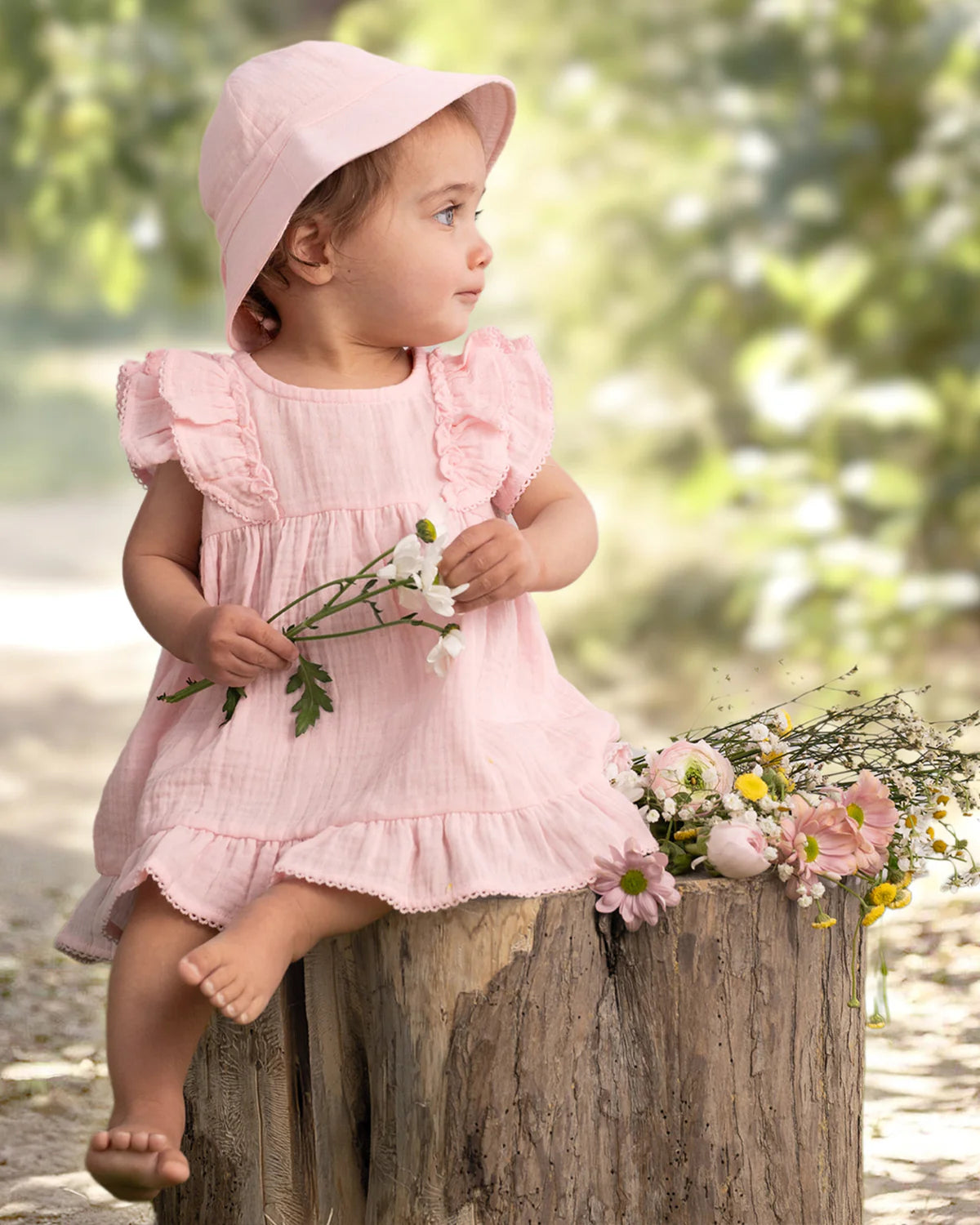 TOSHI :  Sammy Pink - Bell Hat