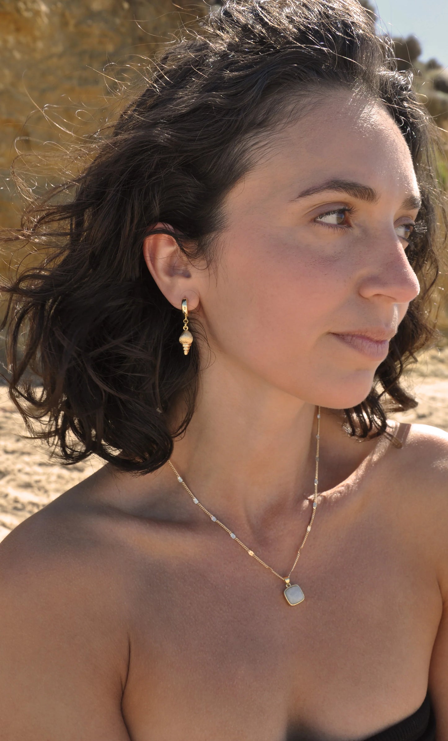 TUNIK : Spiral Shell Huggie Earring - Earrings