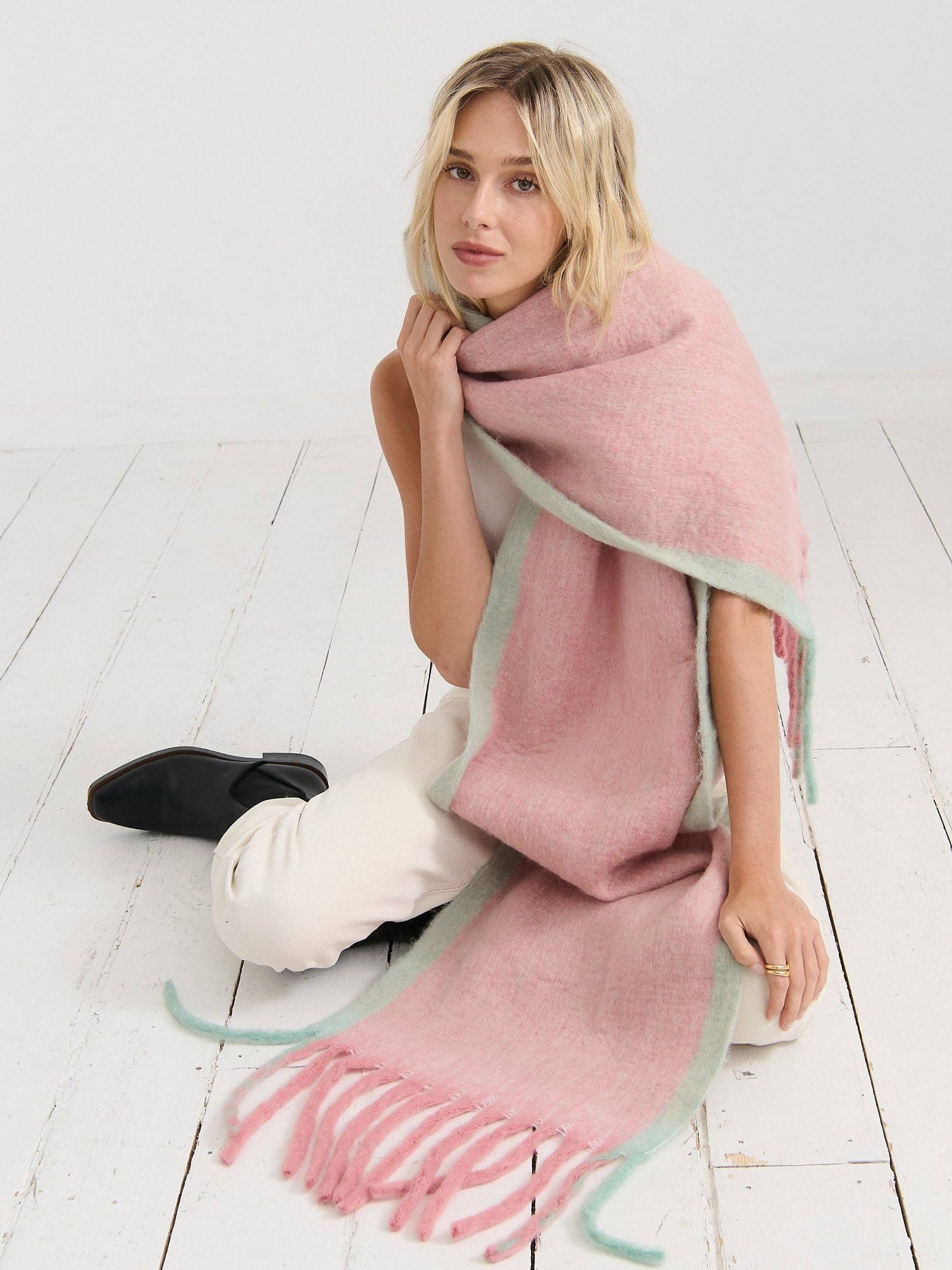 ANGELS WHISPER : Lany Checkered Fluffy Scarf - Pink