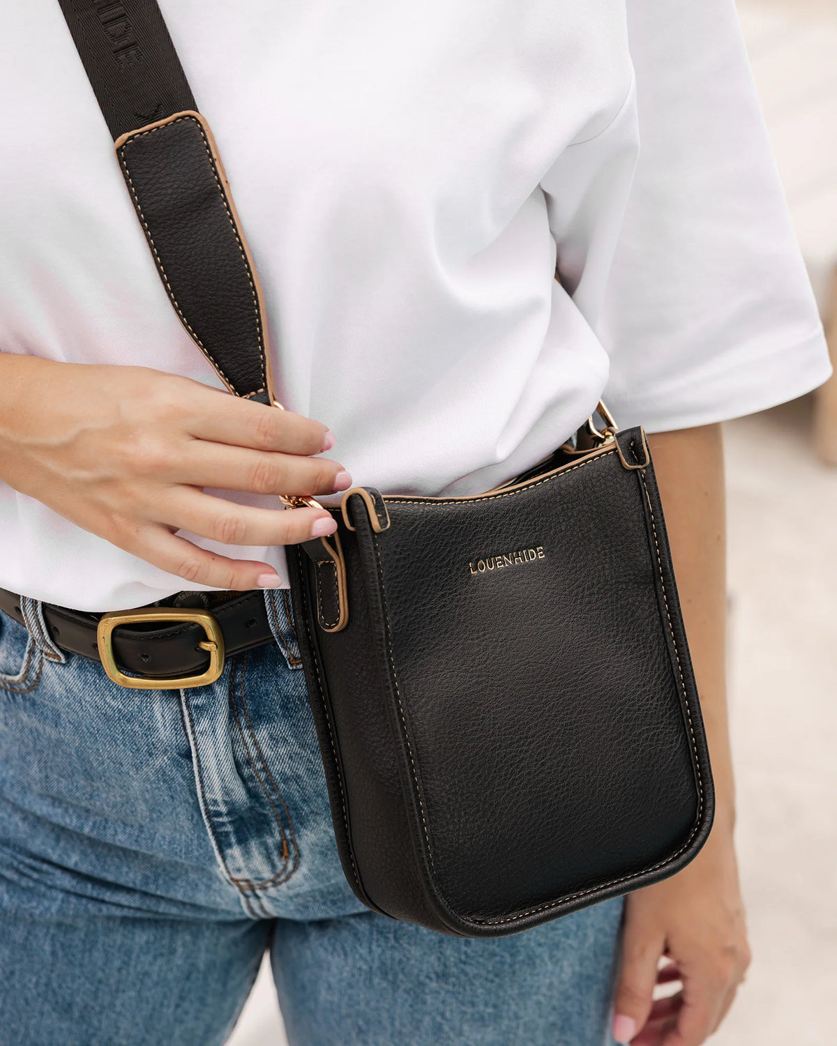 LOUENHIDE : Parker Phone Crossbody Bag - Black