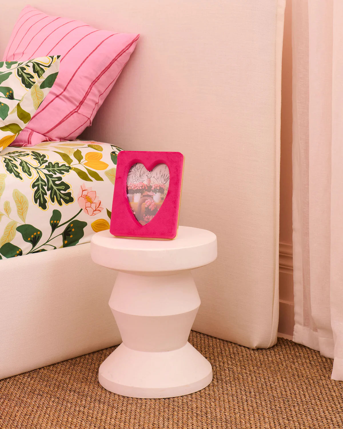 KIP & CO : Desert Pink Heart Velvet 4 x 6 - Photo Frame