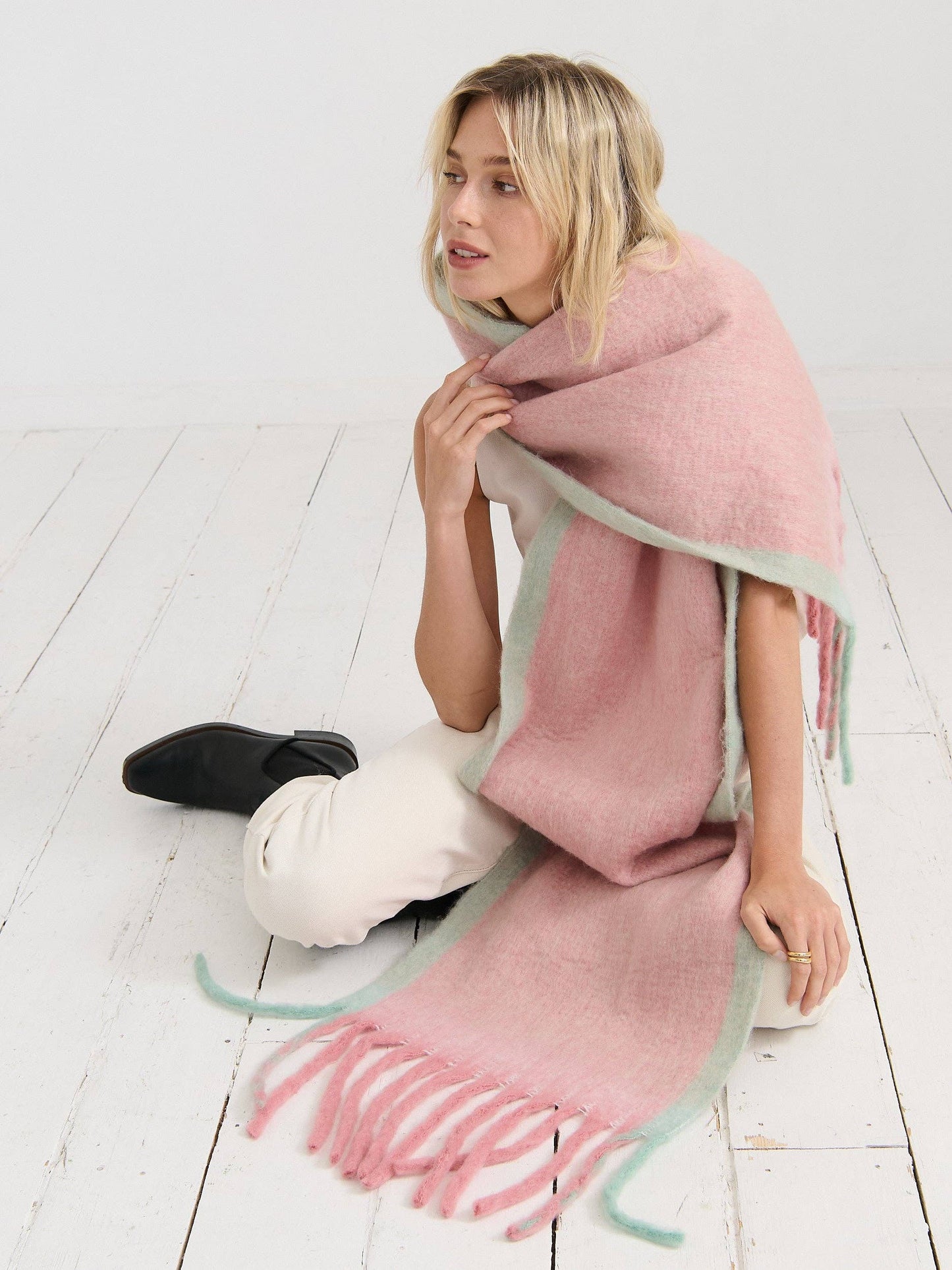 ANGELS WHISPER : Lany Checkered Fluffy Scarf - Pink