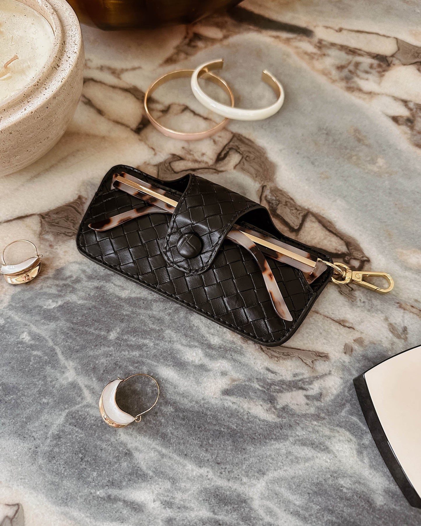 LOUENHIDE : Skittle Woven Black - Sunglasses Case
