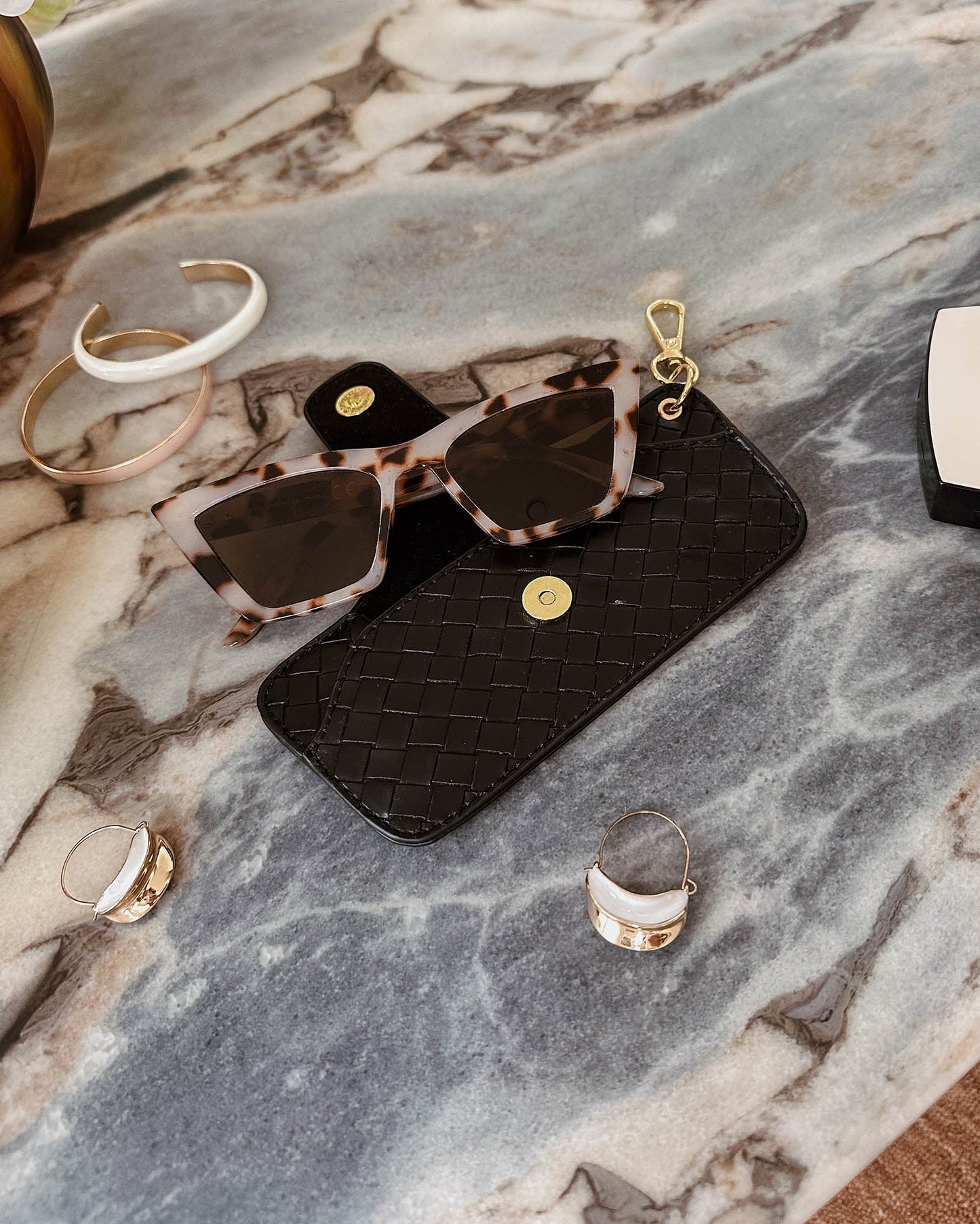 LOUENHIDE : Skittle Woven Black - Sunglasses Case