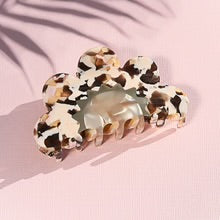 KINGSTON: Marble Flower Claw - Hair Clip
