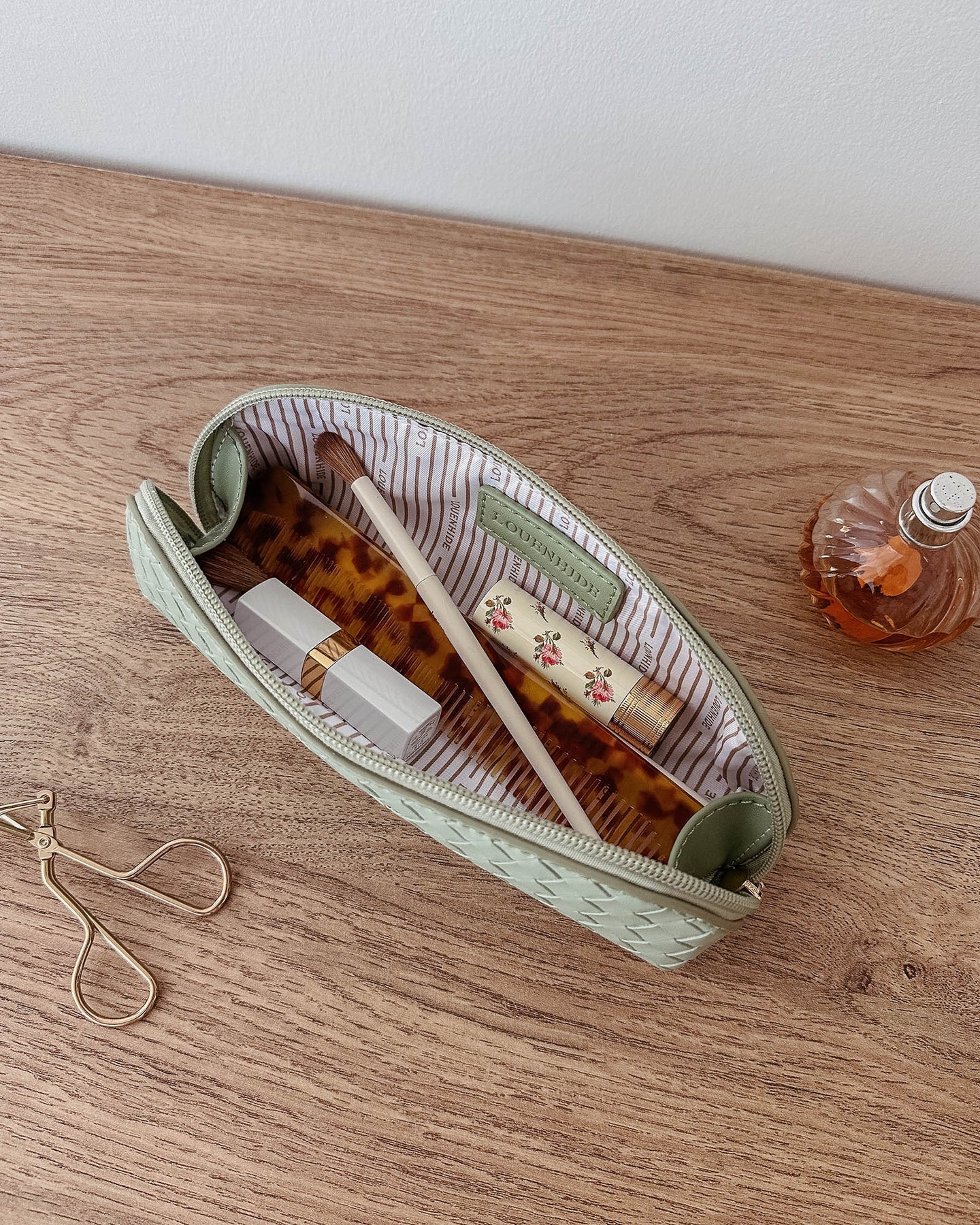 LOUENHIDE : Jayne Woven Makeup Bag - Sage Green