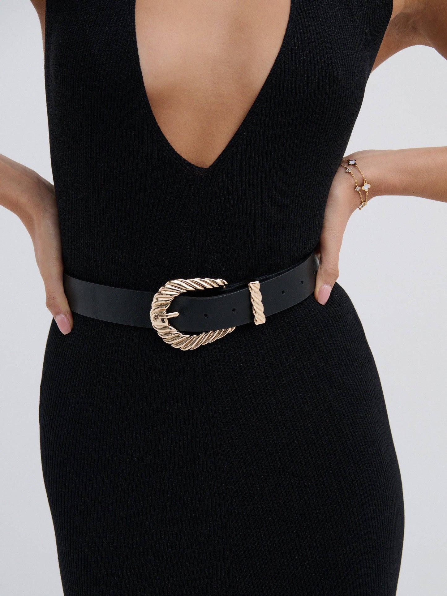 ANGELS WHISPER : Amelie Twist Detail Buckle Belt - Black