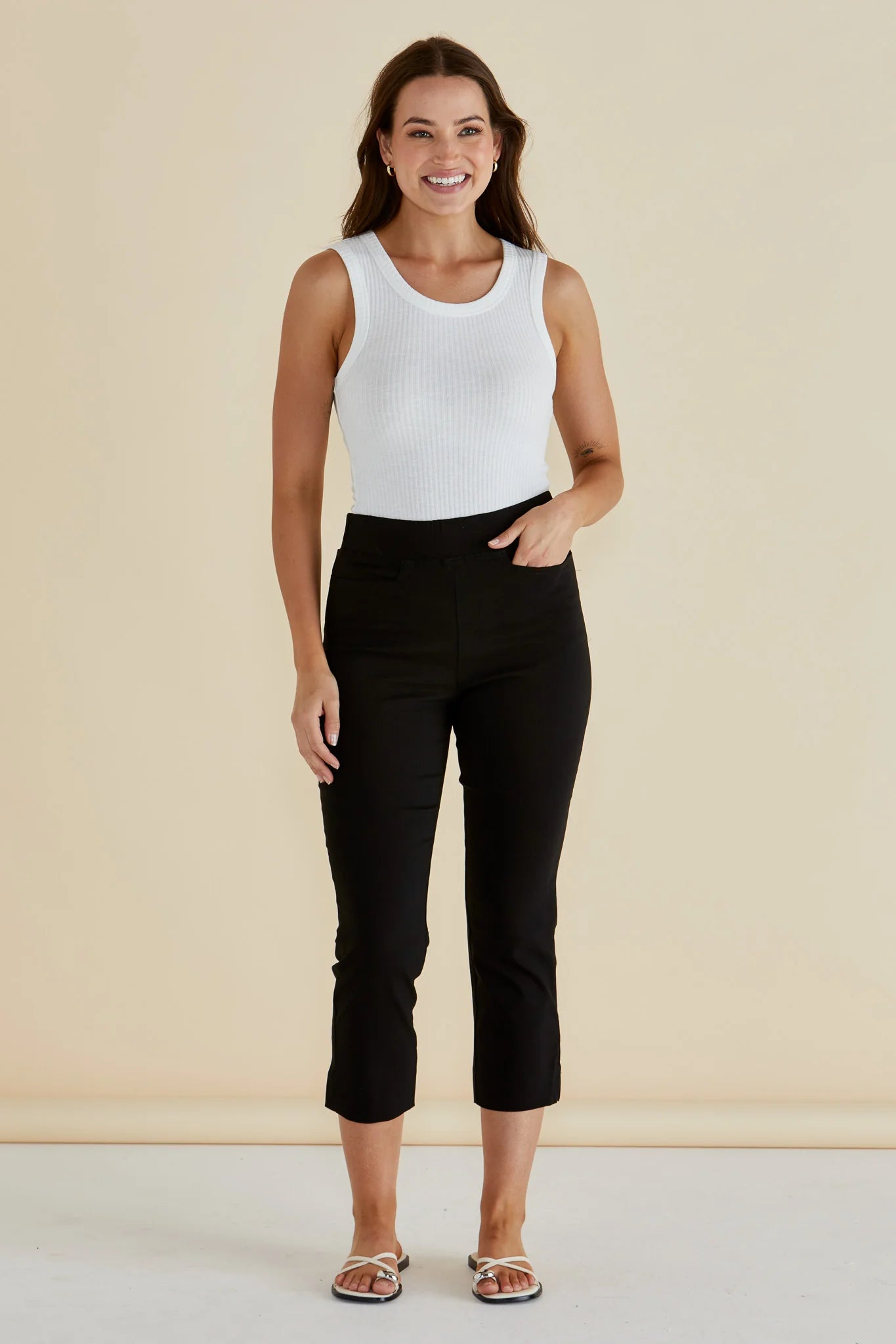 BETTY BASICS : Crop Bengaline Pant - Black