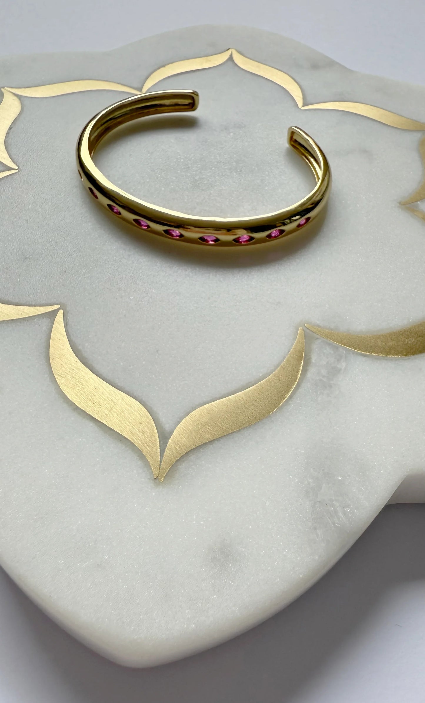 TUNIK : The Tunik Pink Stone Cuff - Bracelet
