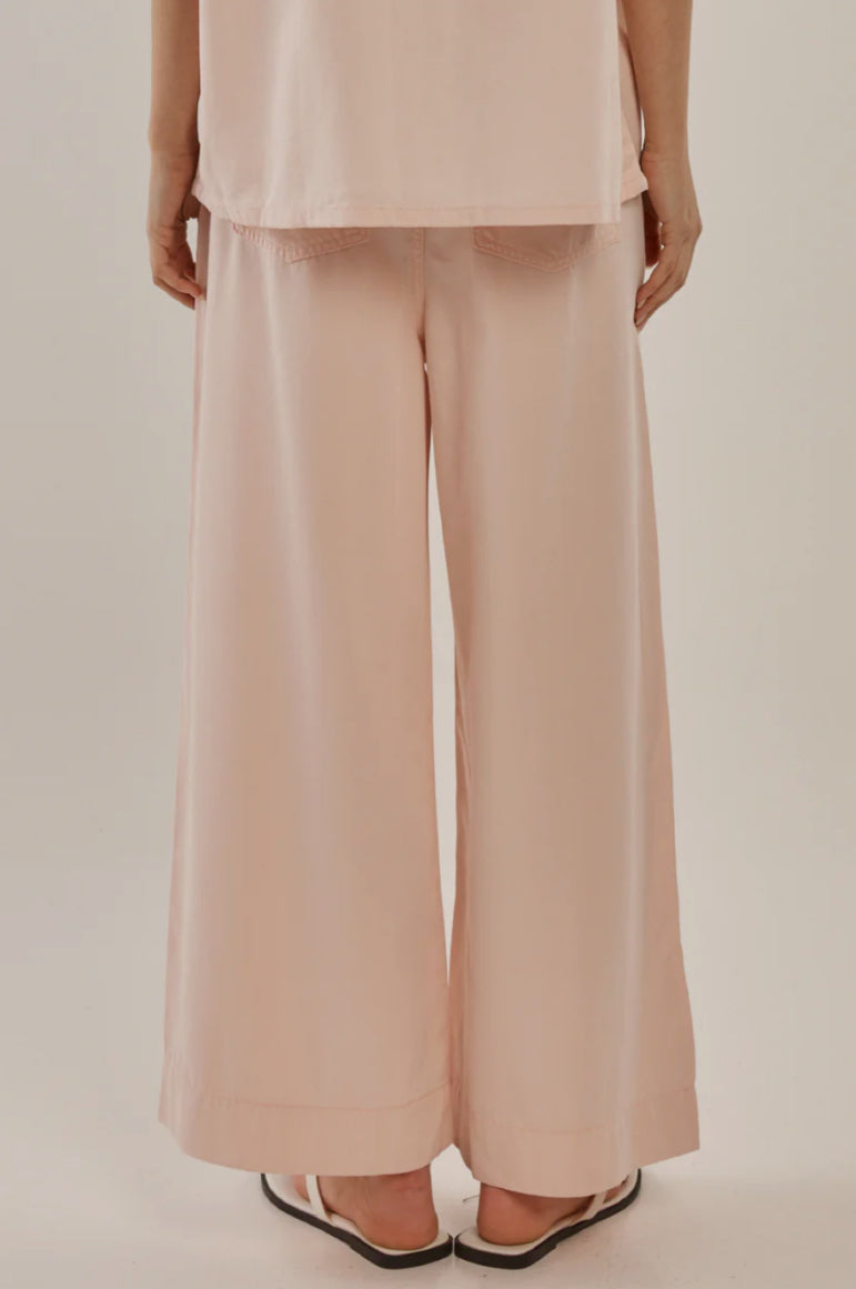 BETTY BASICS : Saffra Relaxed Leg Jean - Pink