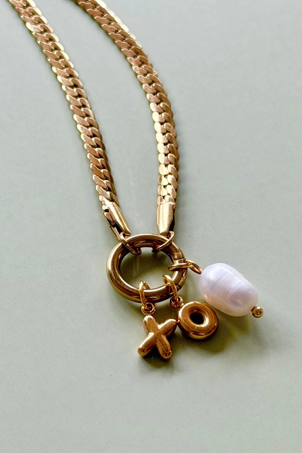 MOSK. MELBOURNE :  Hugs & Kisses Charm - Necklace