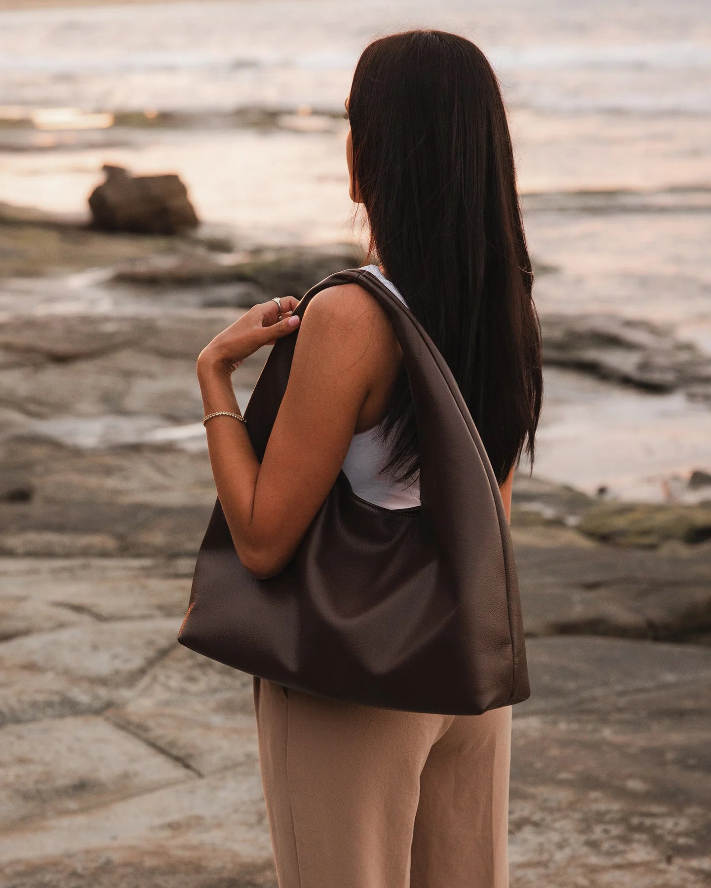LOUENHIDE : Monaco Shoulder Bag - Chocolate