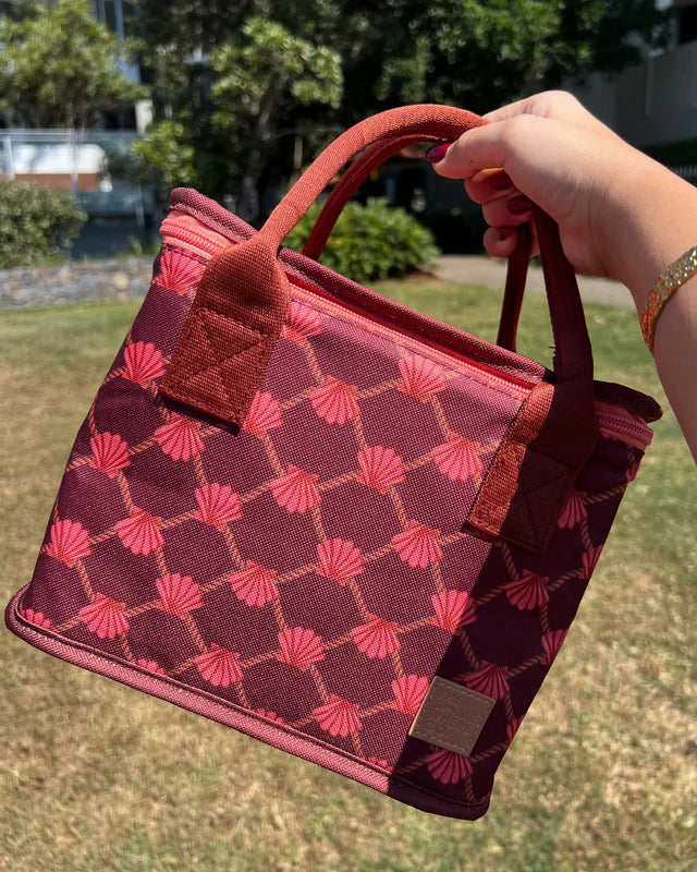 THE SOMEWHERE CO : Keepsakes Shell Detail - Lunch Bag