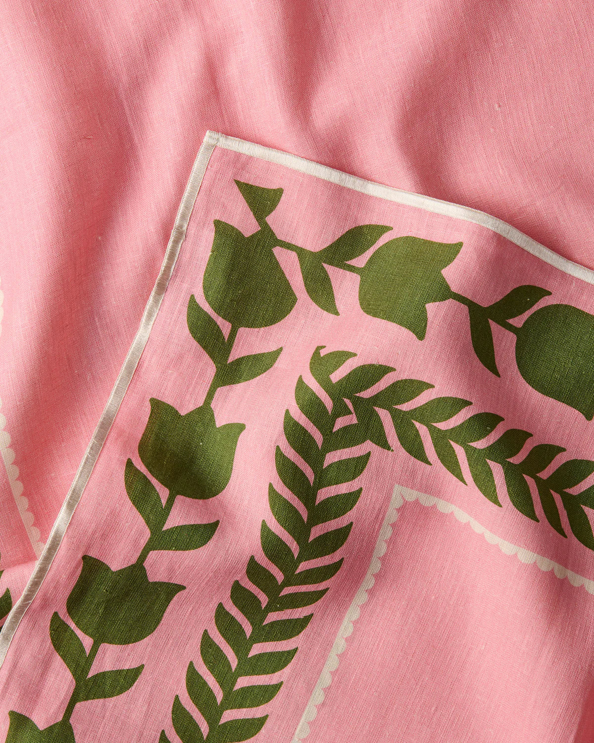 KIP & CO : Flower Chain Embroidered Rectangular - Tablecloth