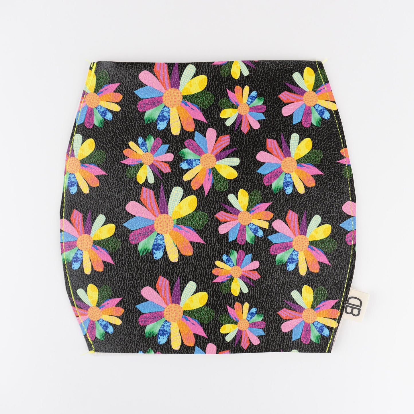 BRONWYN DAVID : Flat Vase - Black Flower