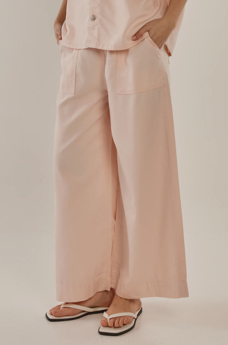 BETTY BASICS : Saffra Relaxed Leg Jean - Pink