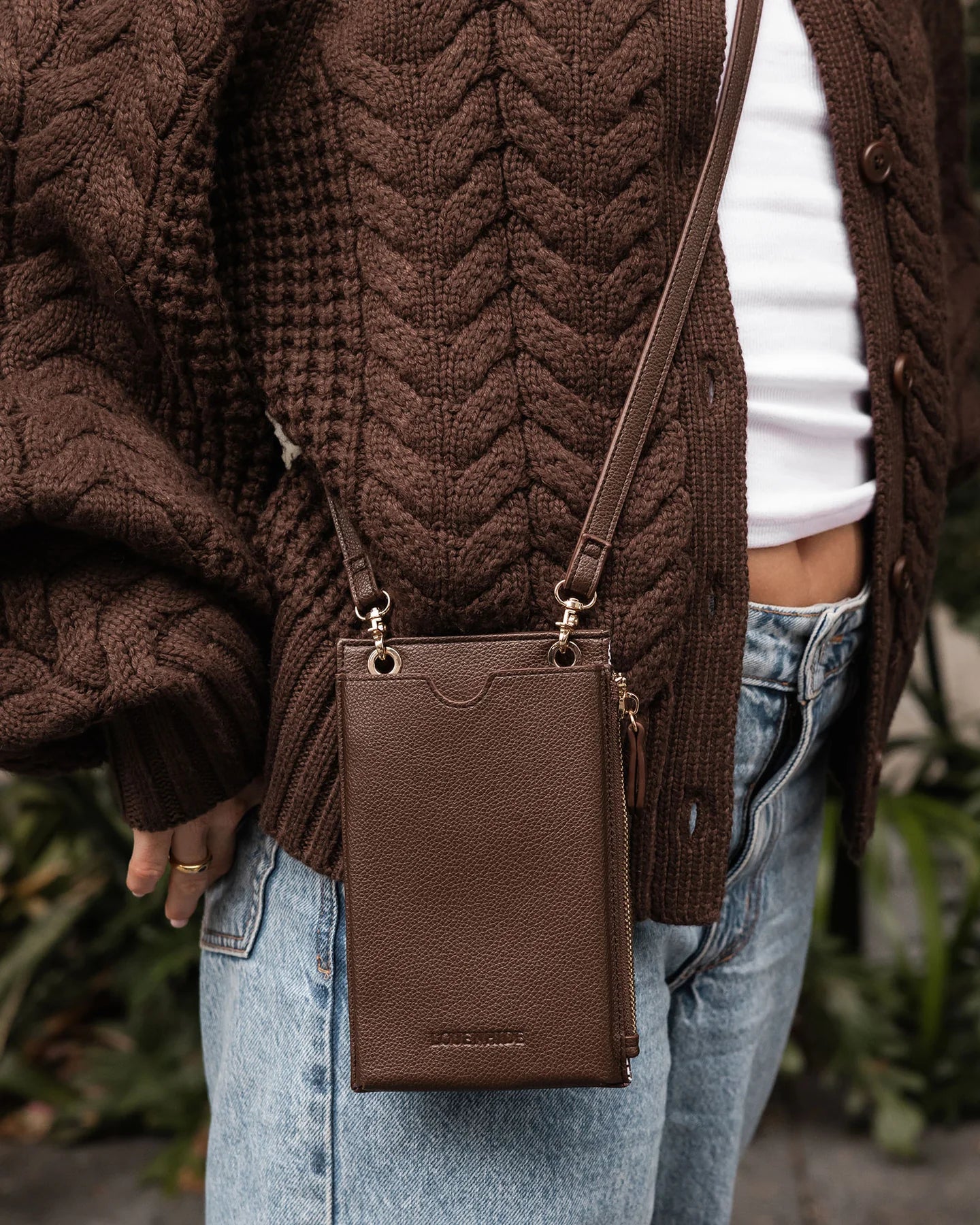 LOUENHIDE - Suki Chocolate - Phone Bag
