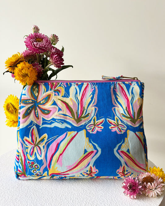LOCO LIVING : Bloom Quilted - Body Bag