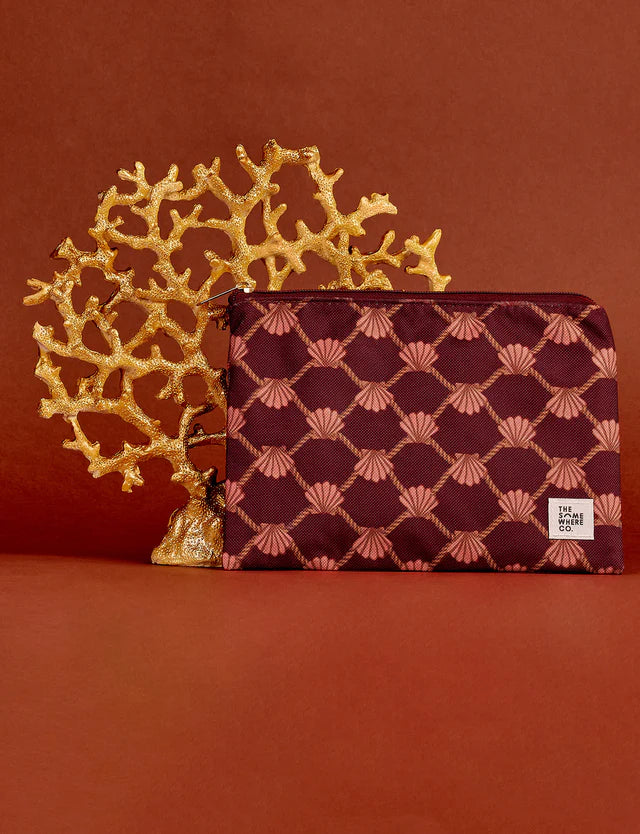 THE SOMEWHERE CO : Keepsakes Shell Detail - Essentials Pouch