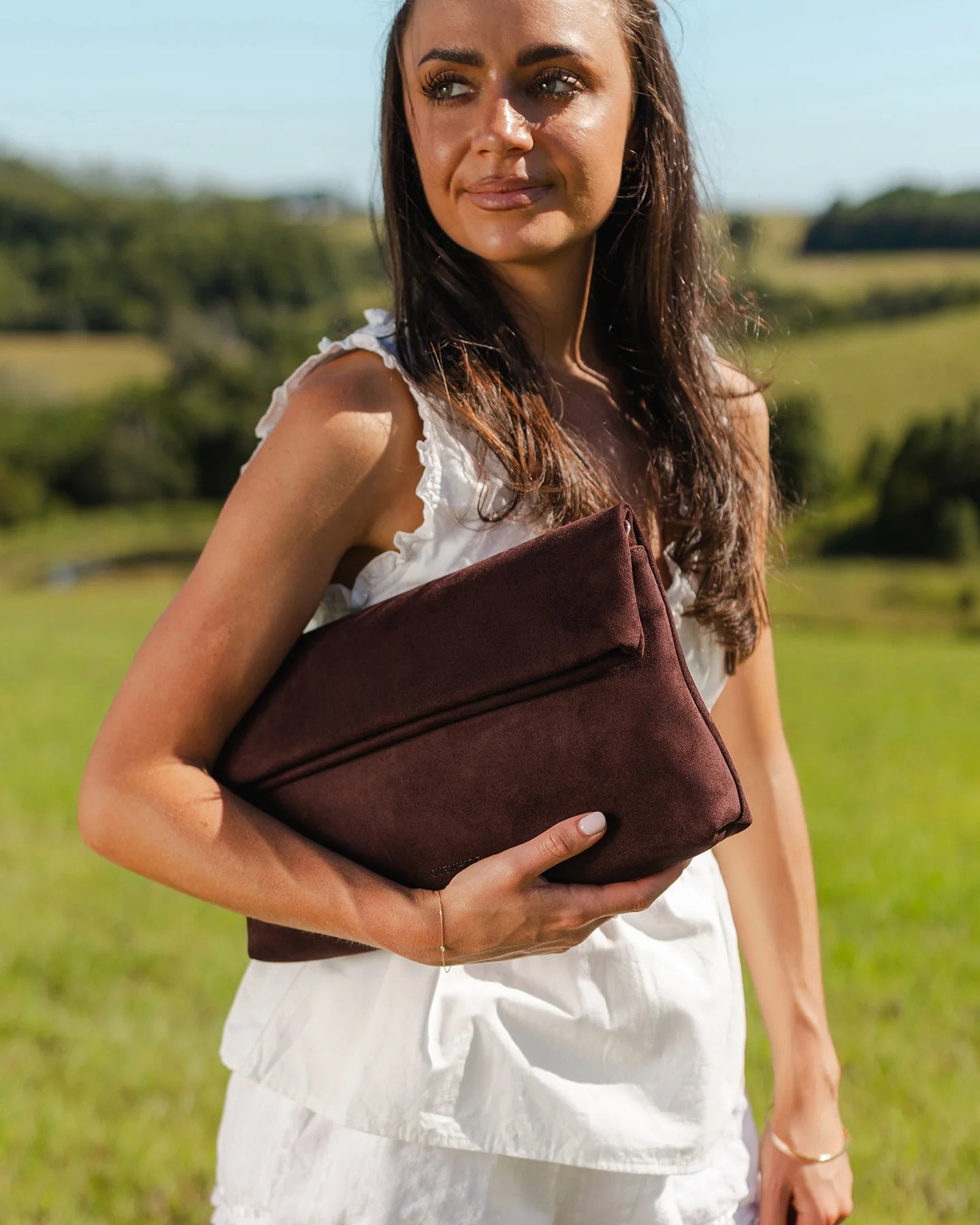 LOUENHIDE : Luka Suedette Chocolate - Clutch