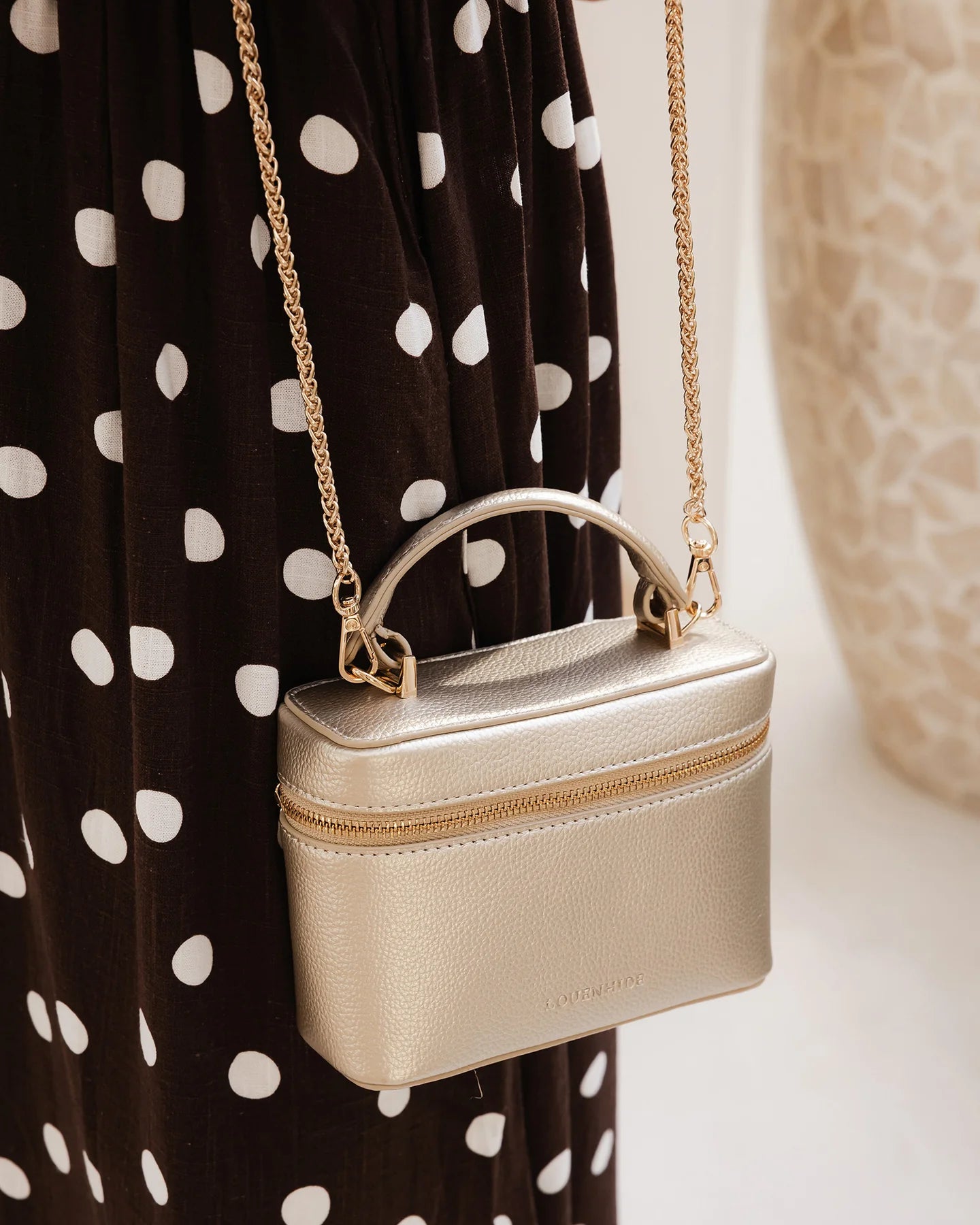 LOUENHIDE : Palma Crossbody Bag  - Champagne