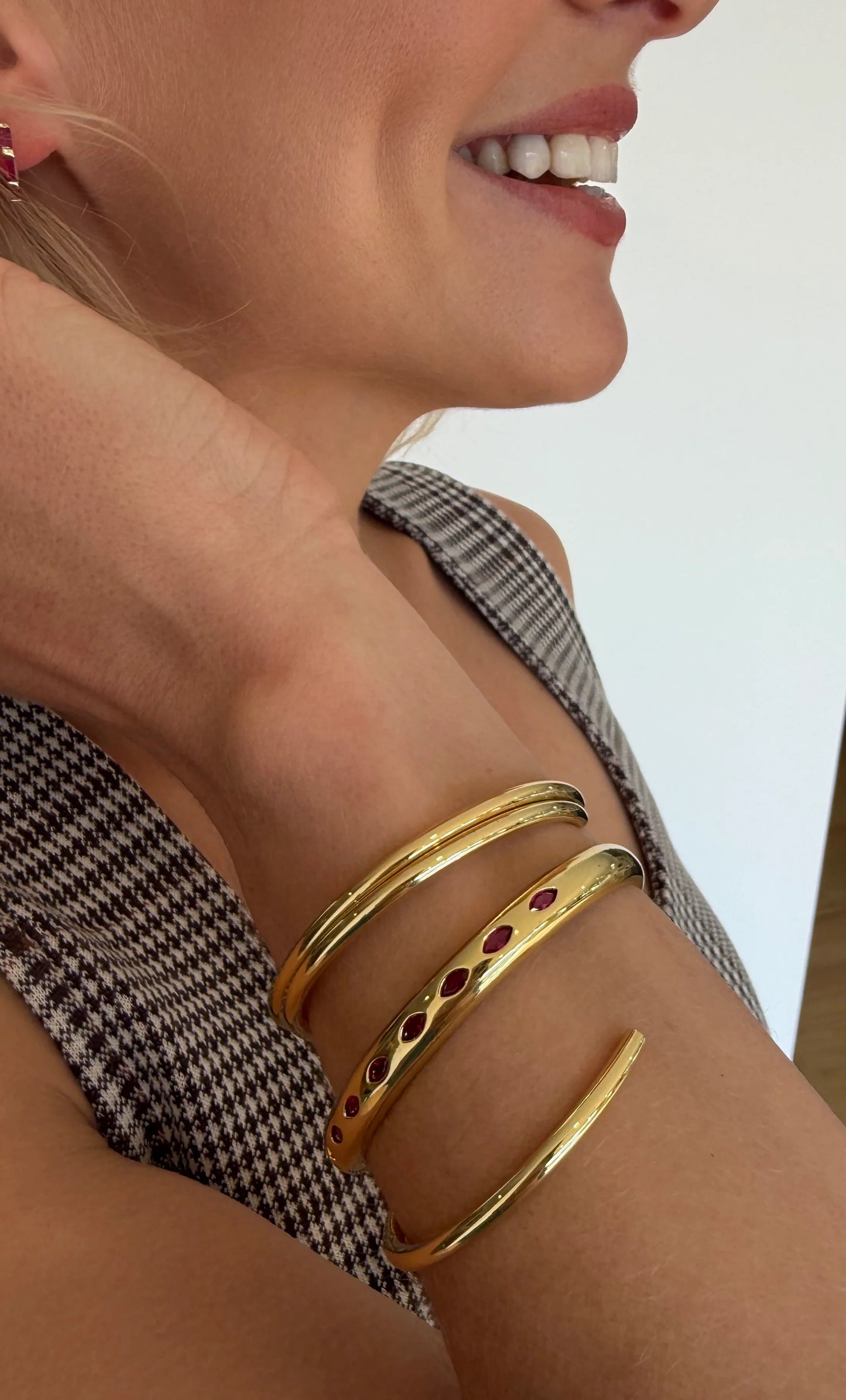 TUNIK : The Tunik Pink Stone Cuff - Bracelet