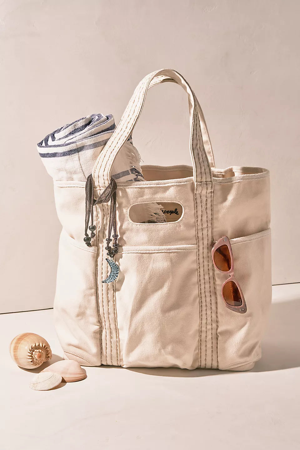 FREE PEOPLE : Canvas Tote - Caravan
