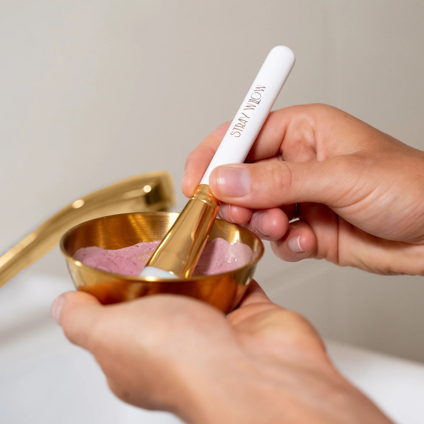 STRAY WILLOW : Facial Mask Brush