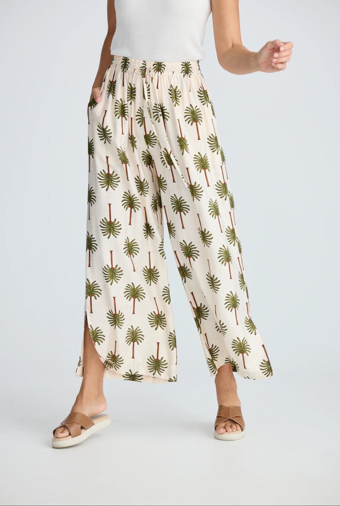 HOLIDAY - Fly Away Pant - Ivory Palm Print