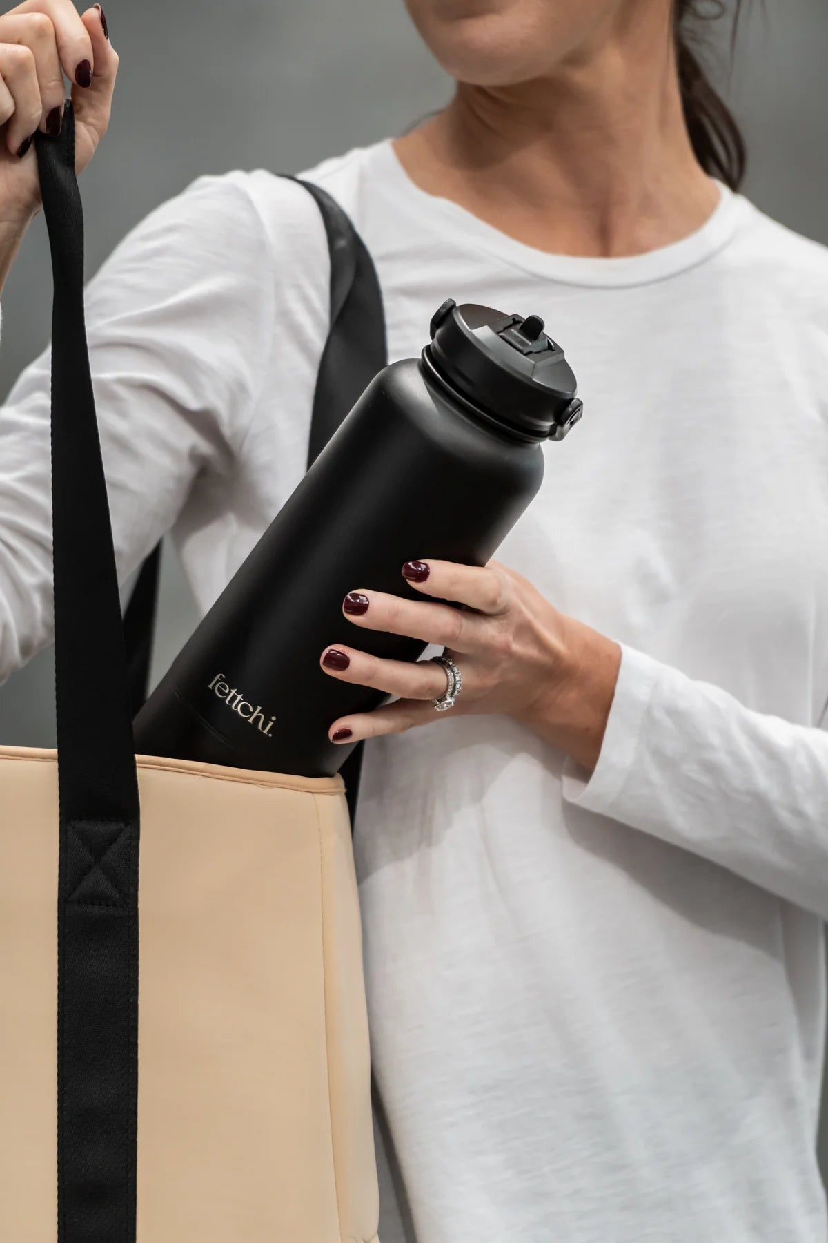 FETTCHI : Water Bottle - 1.1L - Black