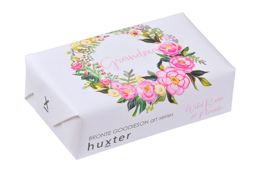 HUXTER : Grandma Wreath Soap