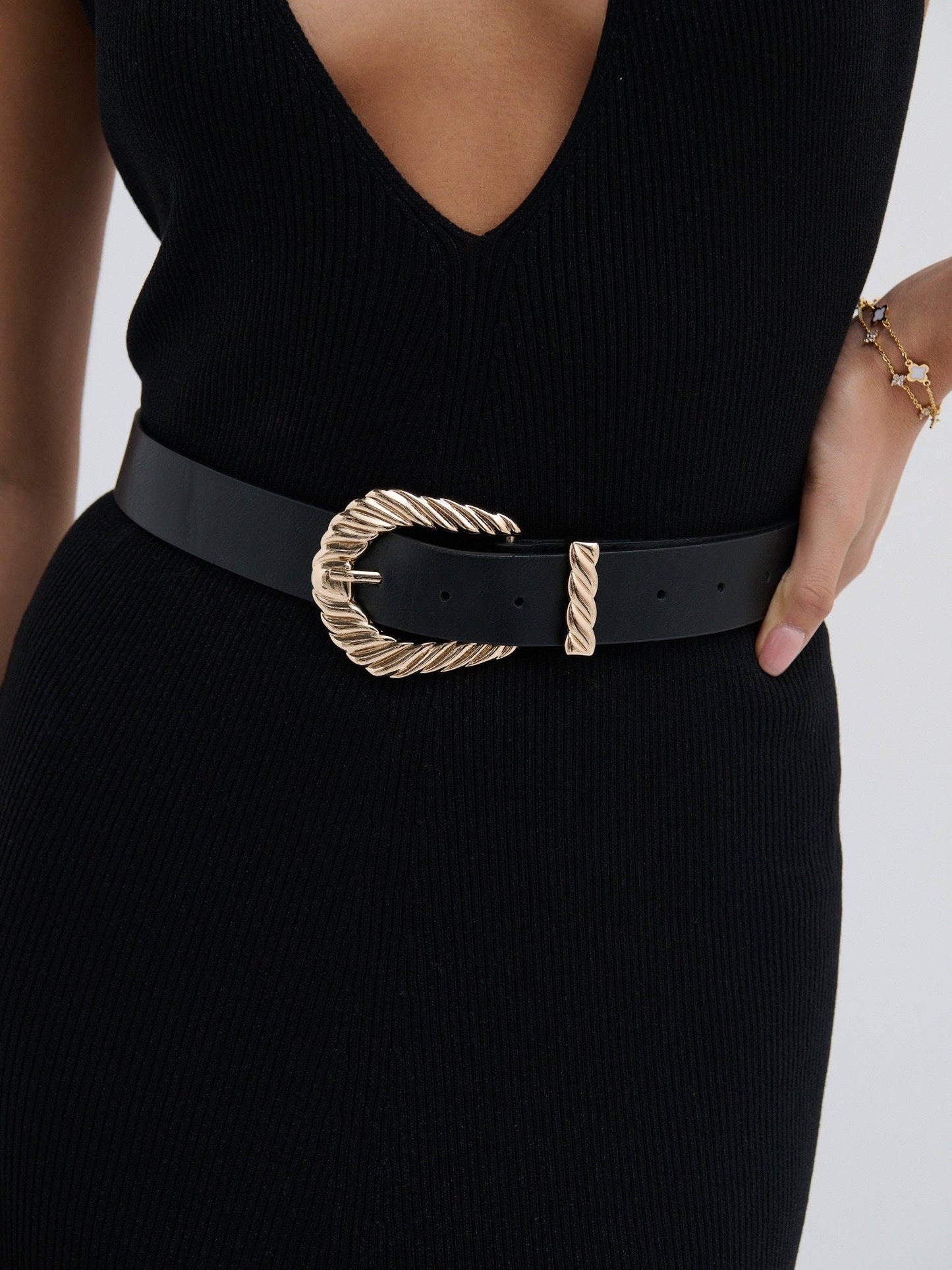 ANGELS WHISPER : Amelie Twist Detail Buckle Belt - Black