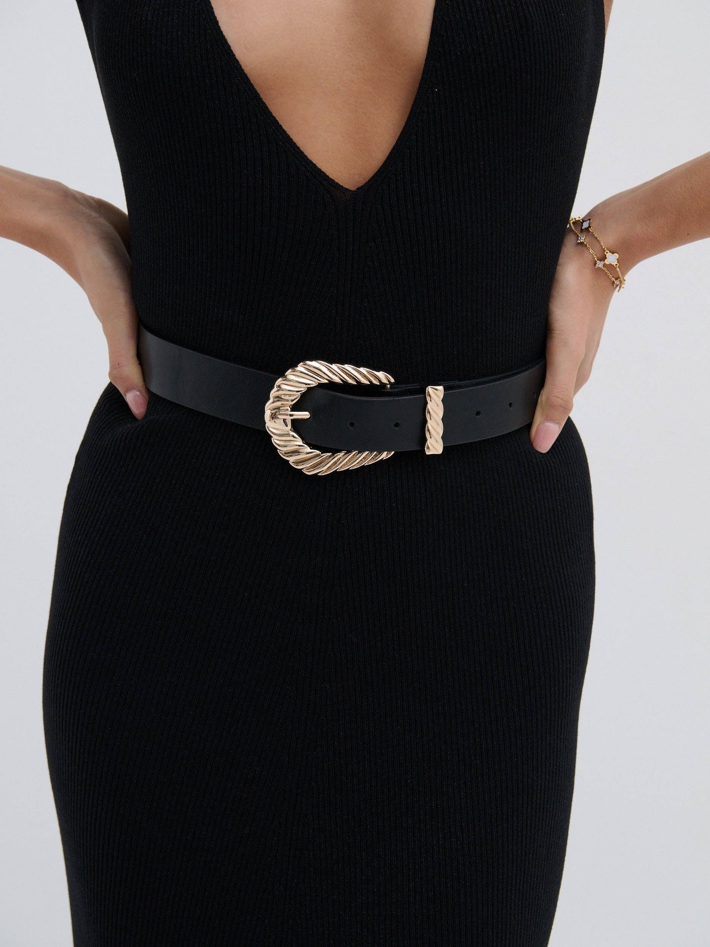 ANGELS WHISPER : Amelie Twist Detail Buckle Belt - Black