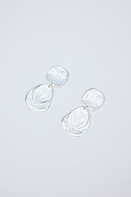 HOLIDAY LIFE : Steele Silver Drop - Earrings